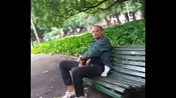 Flash Homeless Big dick,  Morador de rua Campo de Santana RJ, real homemade gay