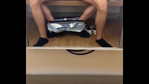 Foda no Vestiário do shopping amateur daddy gay porn