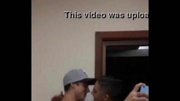 .beijo hetero, amateur straight guys porn