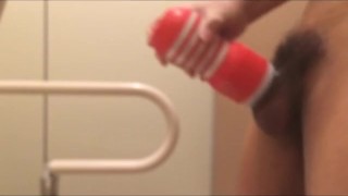 トイレでTENGAオナニー