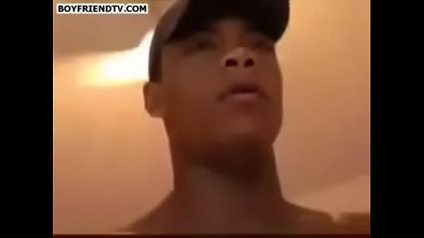 Moreno guapísimo follando a un pasivo