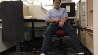 Chinese / Singaporean (?) guy jerking off at office, gay young Asian hidden cam