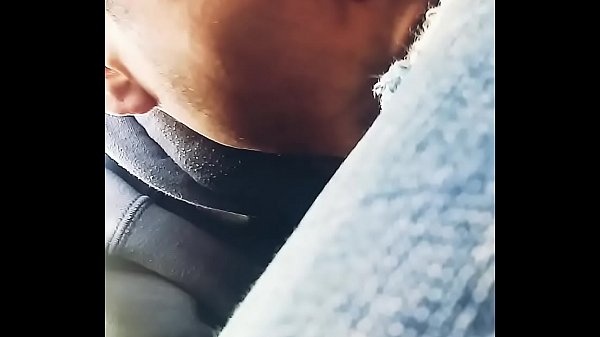 Chofer de Uber no se aguanta mi mamada y se viene en mi boca., young amateur gay