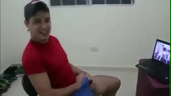 Flagrado o AMIGO batendo uma   Boquete, best homemade gay porn