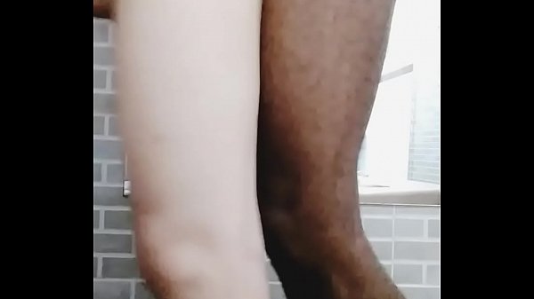 Negão pegou em pé (estocadas fortes)