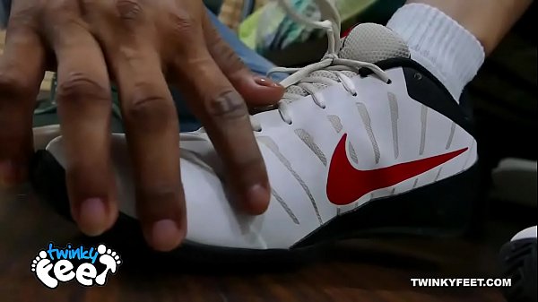 Twinks Mikal and Felix Foot Fetish Fuck, gay porn video Asian