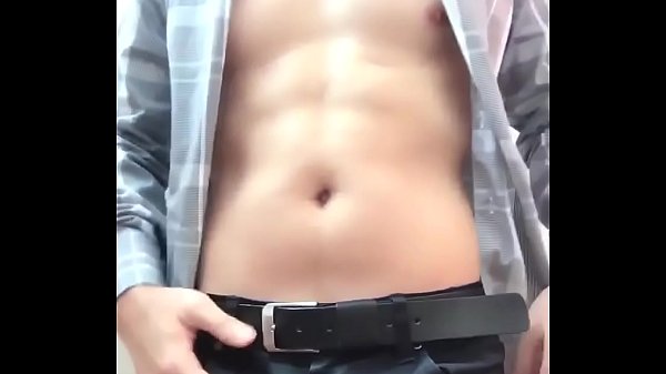 Anh văn phòng nứng quá sục bắn luôn!