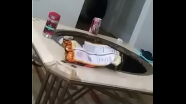 Batendo punheta com amigos discretamente