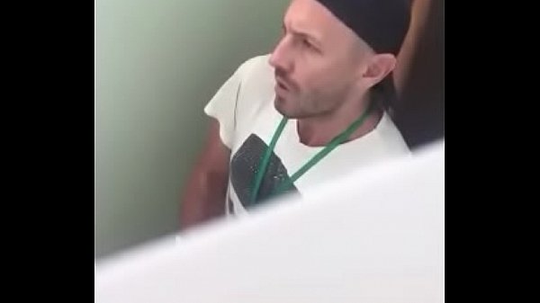 FLAGRA! Bronha no banheiro da facul