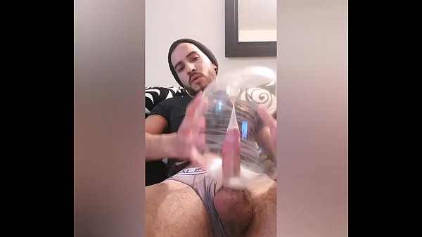 Masturbador casero final feliz