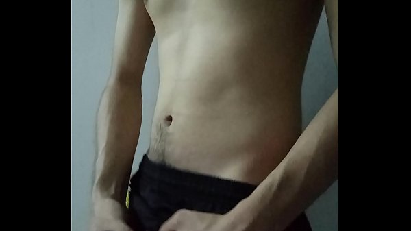 Nhà vắng người móc cu ra sục =))