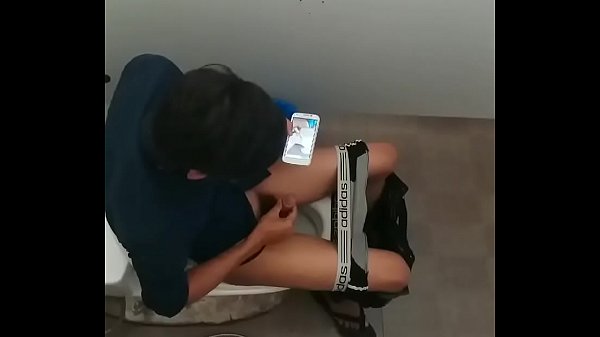 Quay lén anh văn phòng thủ dâm toilet!