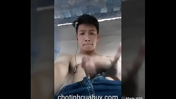 Trai đẹp tự sướng