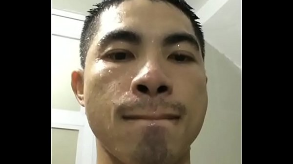 Trai tắm show mặt