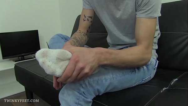 Young Jessie beats his meat