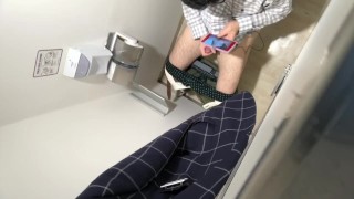 ノンケ中年リーマンが仕事中にオナニー2