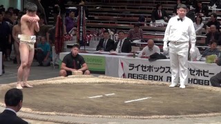 学生相撲ポロリ