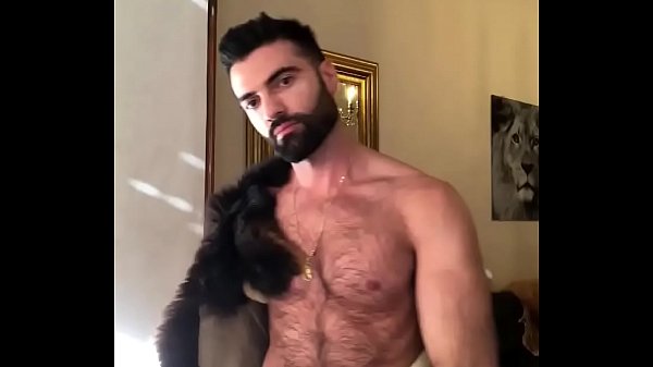 sugar daddy exibe o pauzão e choca todas as pocs do mundo