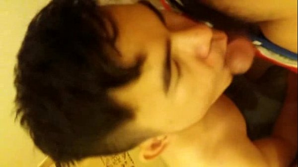 Bot dzam bú cặc say mê – Gay smoke ice & blowjob