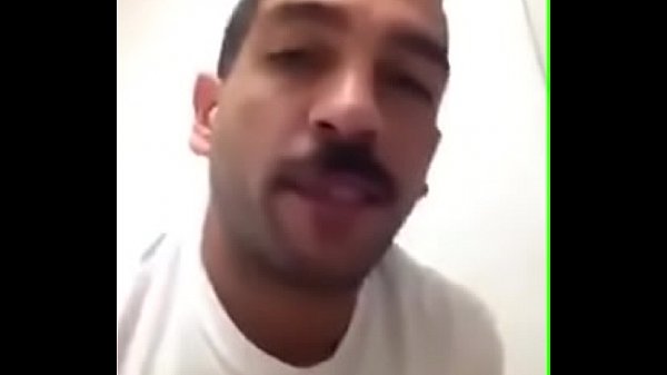 Mamando no glory hole