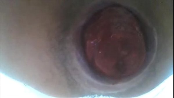 colocando o cuzão pra fora