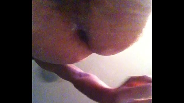 Twink fists and stretches his ass