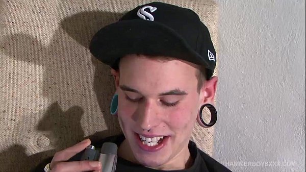 Rob Kareta and Milan Tatoo Bareback Fuck