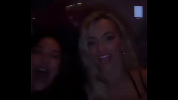 Lindsay Pelas kissing friends